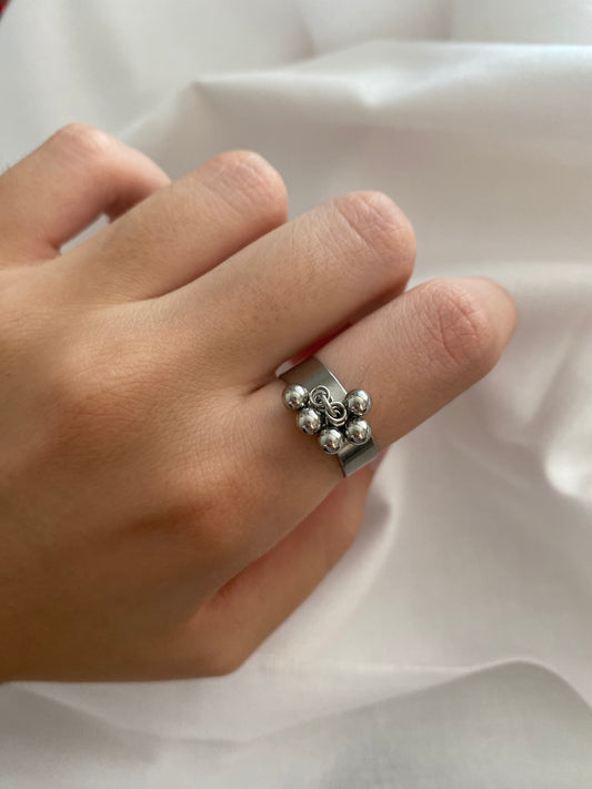 Nora ring